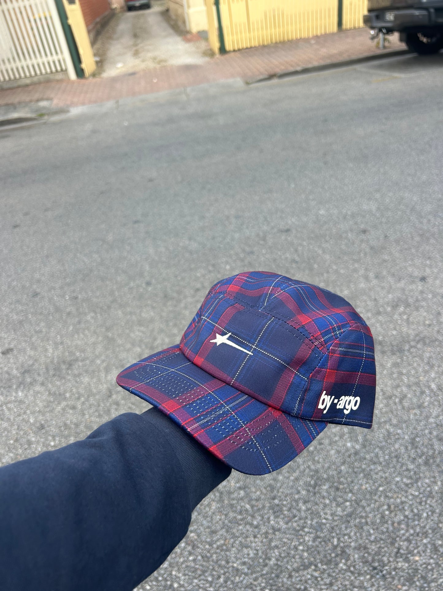 STAPLE CAP - PLAID