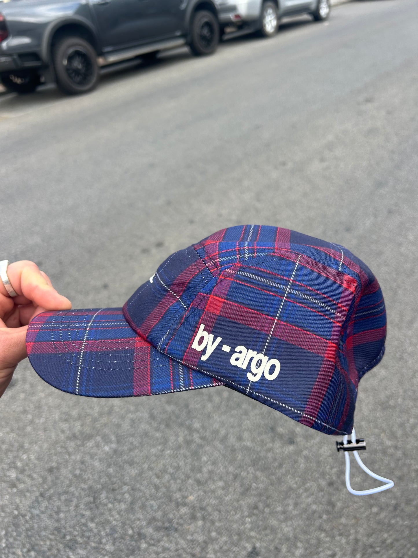STAPLE CAP - PLAID